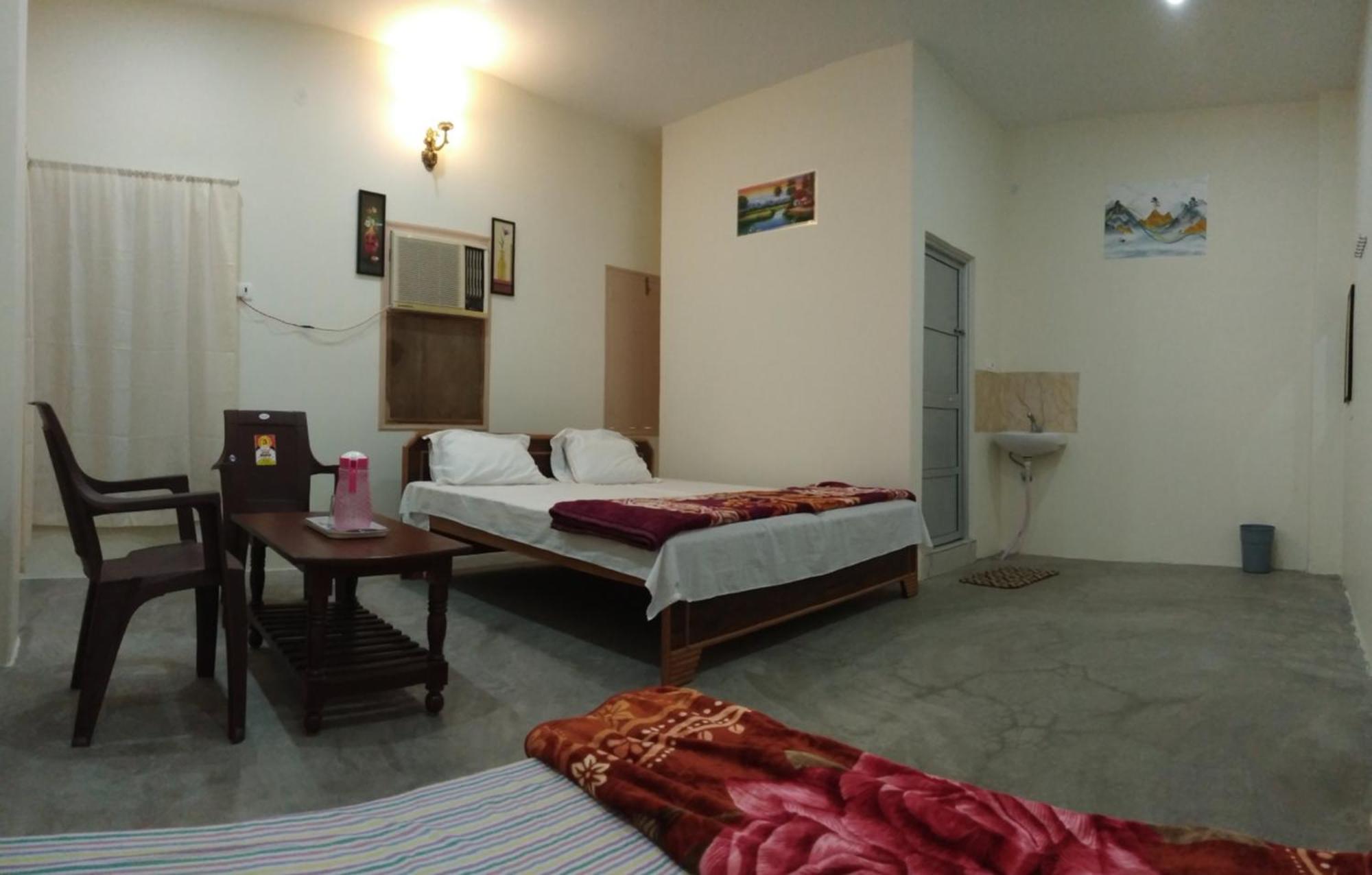 Indian Palace Guest house *